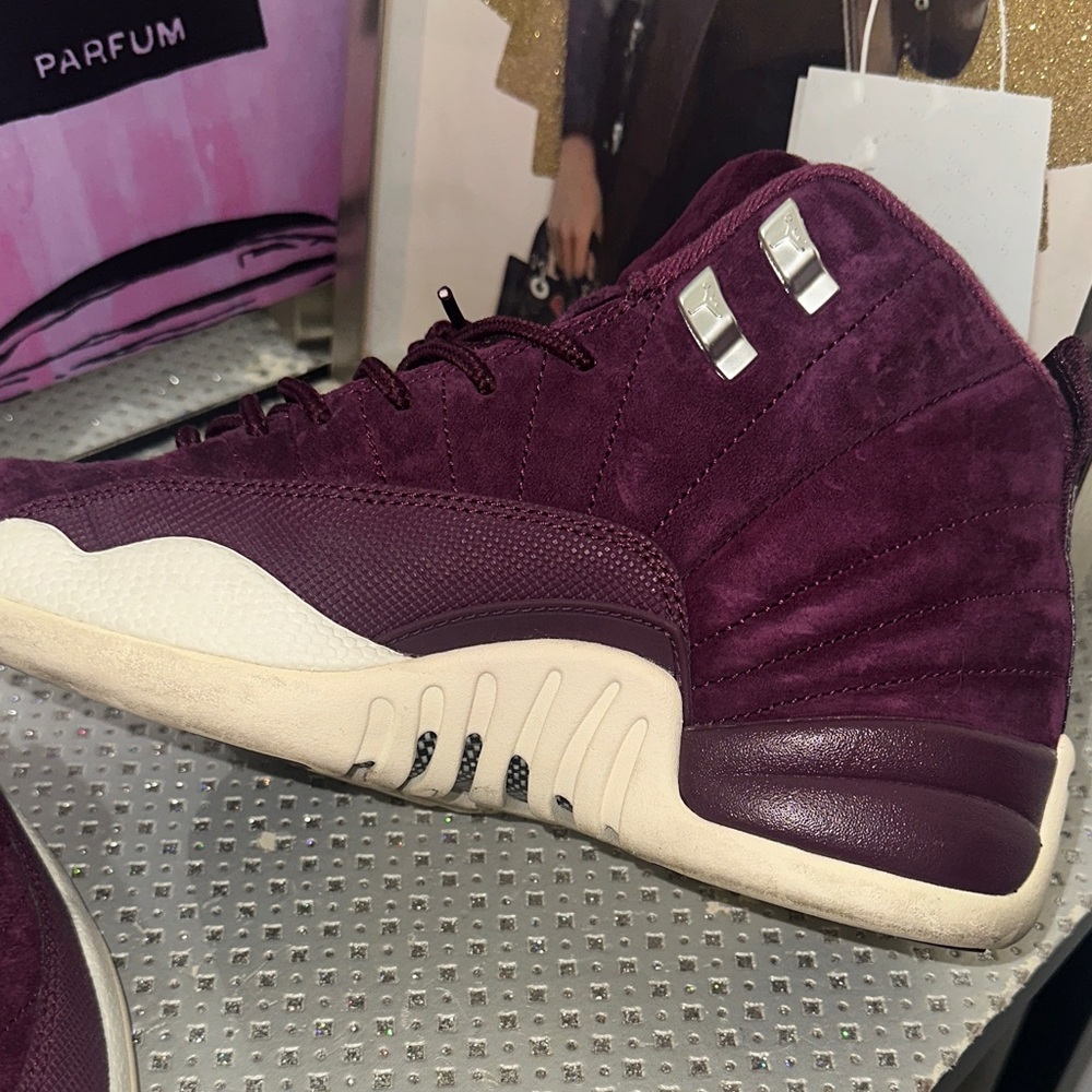 Air Jordan 12 Retro "Bordeaux" EUC - Picture 7 of 13